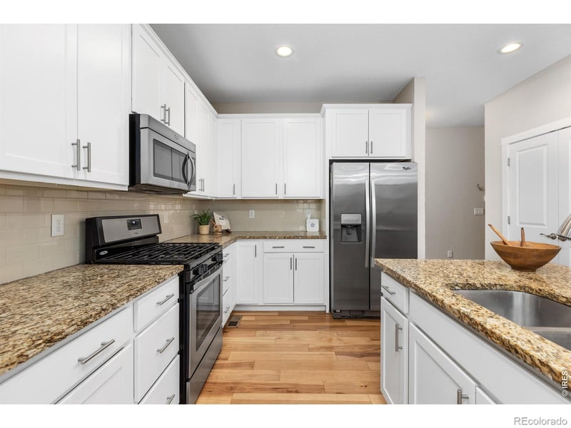 653 Grandview Mdws Dr, Longmont, CO 80503