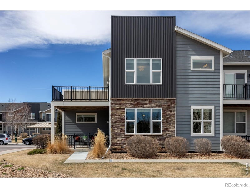 653 Grandview Mdws Dr, Longmont, CO 80503