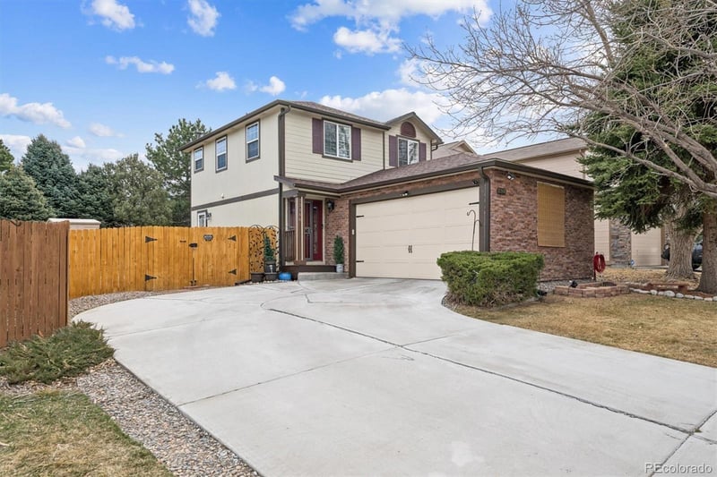 22166 Princeton Cir, Aurora, CO 80018