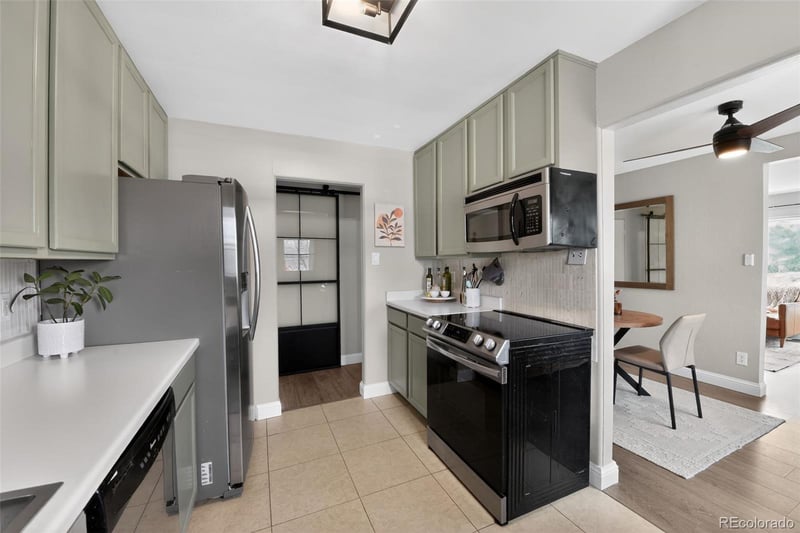 9095 Mississippi Ave, Lakewood, CO 80226