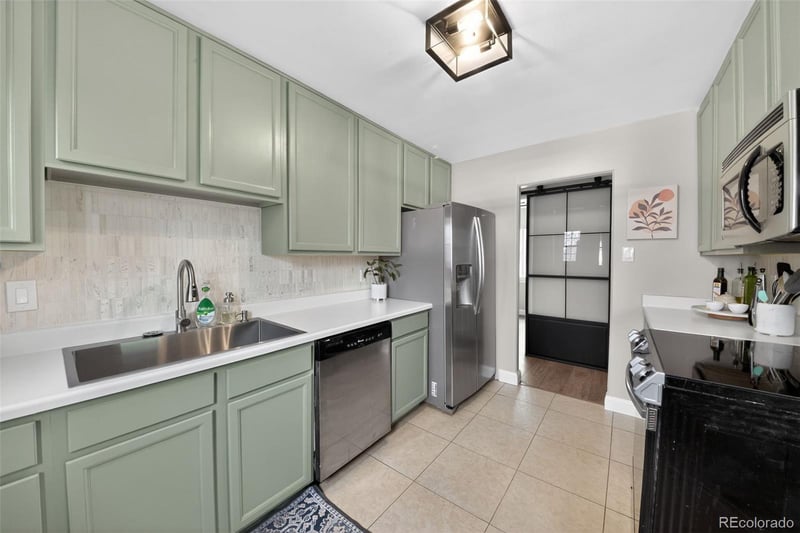 9095 Mississippi Ave, Lakewood, CO 80226