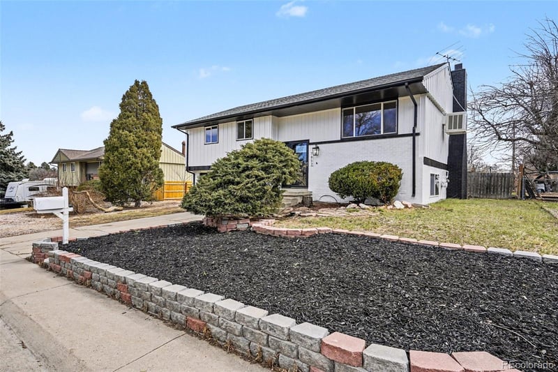 7852 Saulsbury St, Arvada, CO 80003