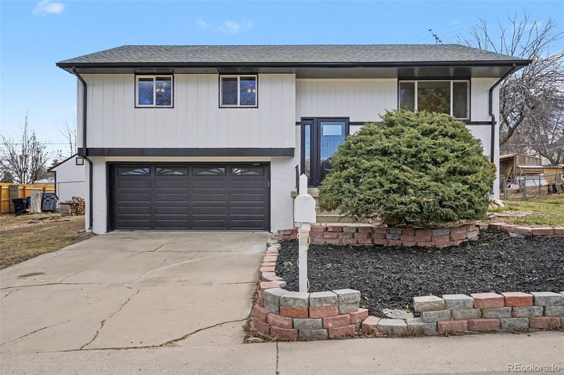 7852 Saulsbury St, Arvada, CO 80003