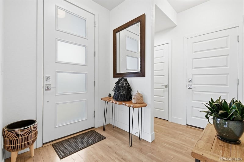 19585 Sunset Cir, Aurora, CO 80015