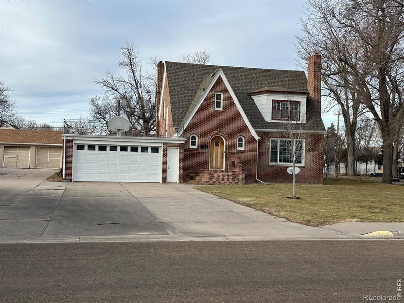 312 W 6th St, Julesburg, CO 80737