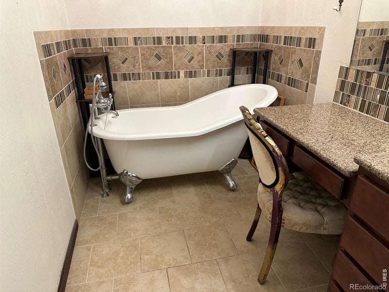 312 W 6th St, Julesburg, CO 80737