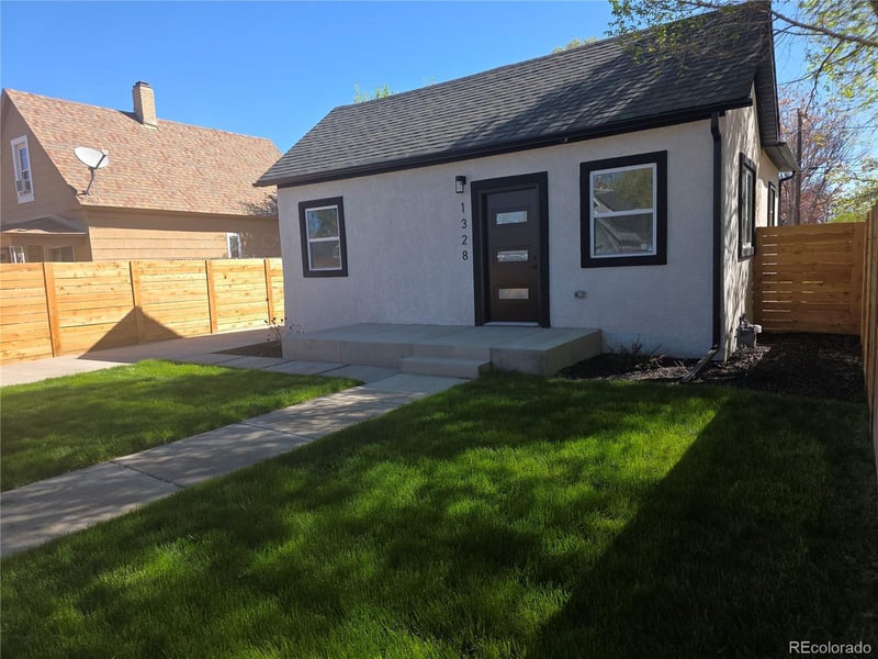 1328 Cypress St, Pueblo, CO 81004