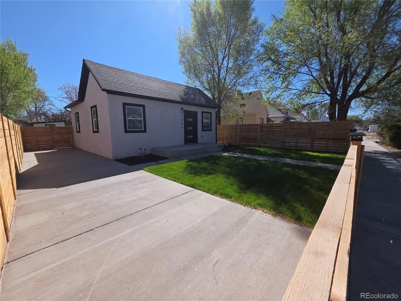 1328 Cypress St, Pueblo, CO 81004