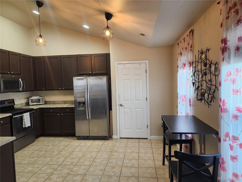 7243 Millbrook Ct #E, Aurora, CO 80016