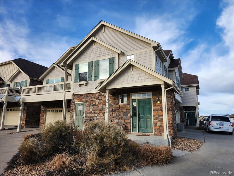 7243 Millbrook Ct #E, Aurora, CO 80016