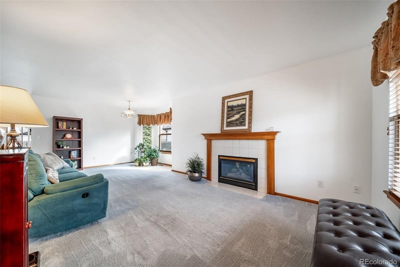1744 Lincoln St, Longmont, CO 80501