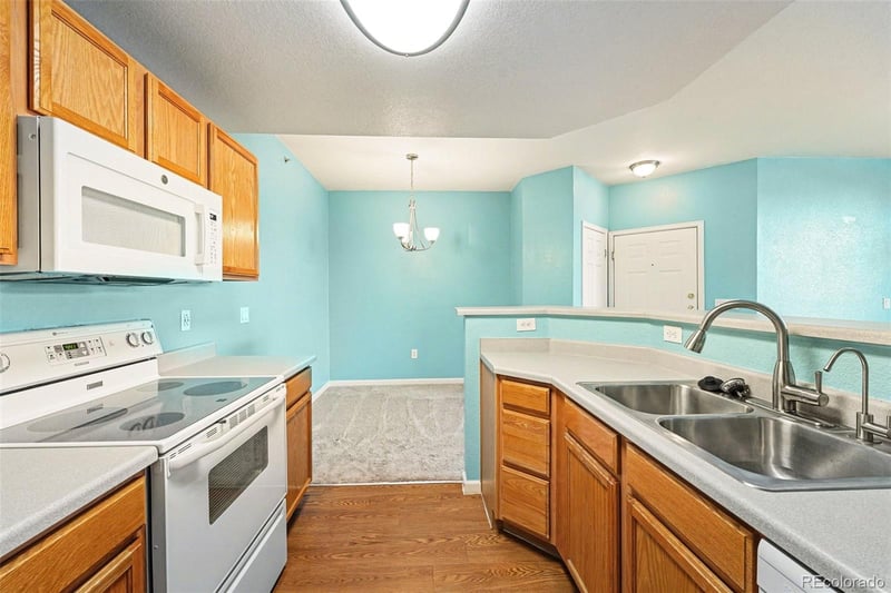 7440 Blackhawk St #3-204, Englewood, CO 80112