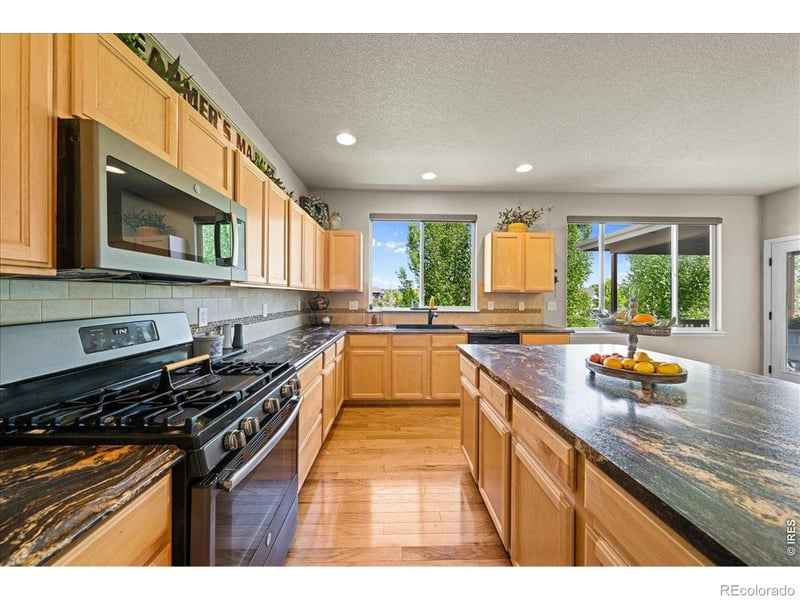 912 Barn Yard Dr, Windsor, CO 80550