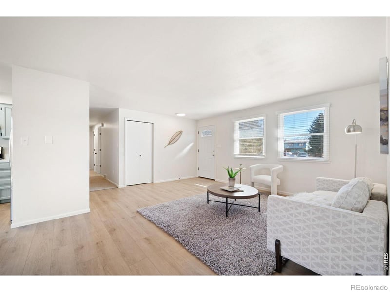 1217 Hunter Ct, Longmont, CO 80501