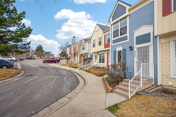 9475 Ontario Dr, Littleton, CO 80128