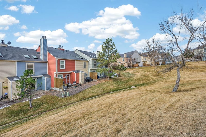 9475 Ontario Dr, Littleton, CO 80128