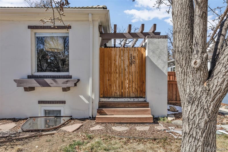 1337 Bellaire St, Denver, CO 80220