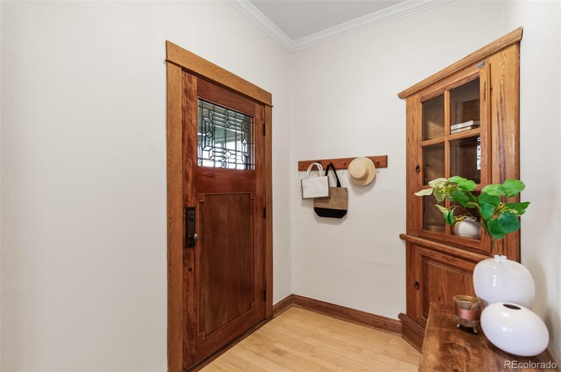 2576 Dexter St, Denver, CO 80207