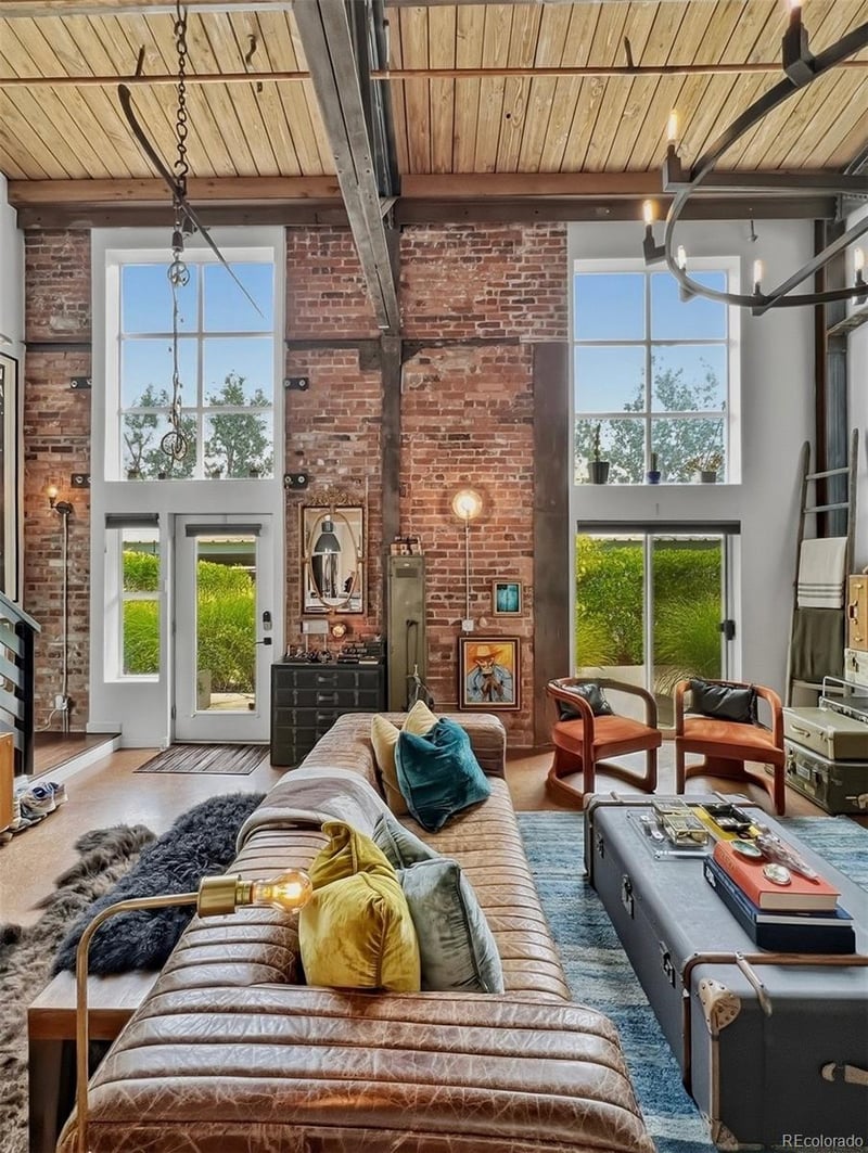 3033 Blake St #123, Denver, CO 80205