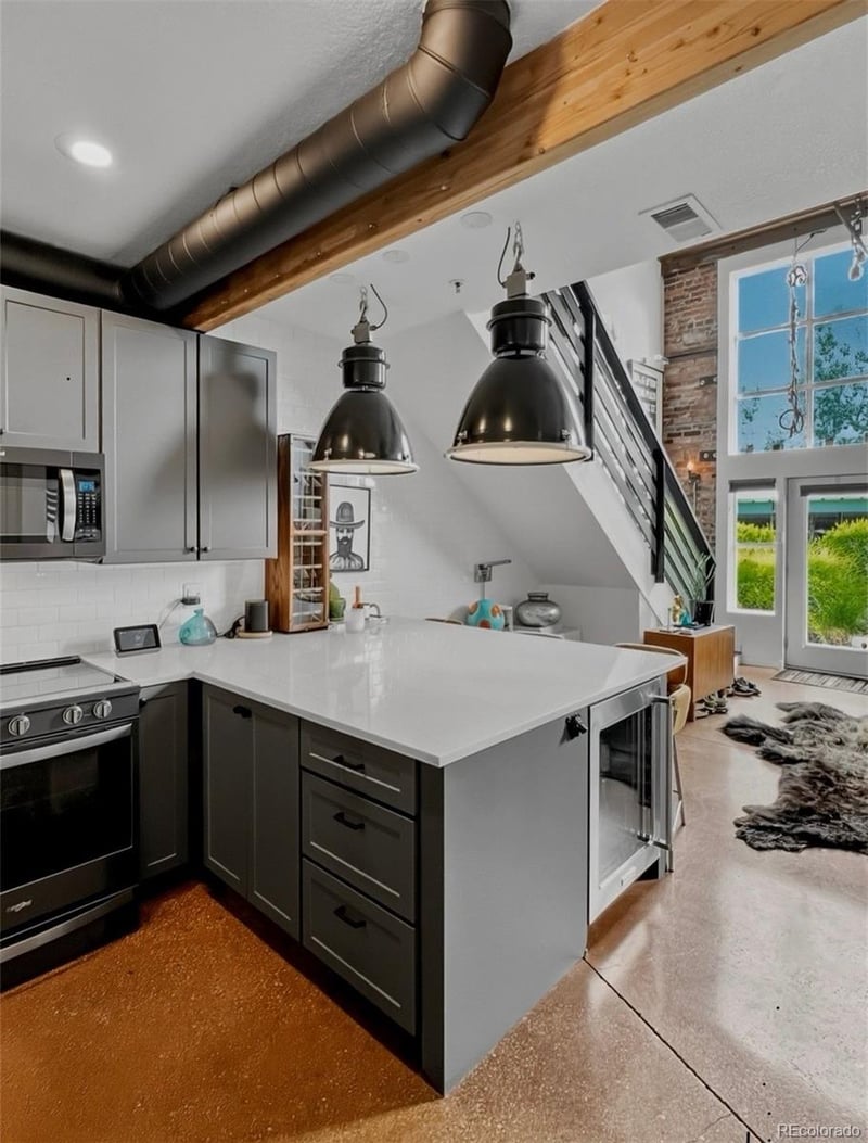 3033 Blake St #123, Denver, CO 80205