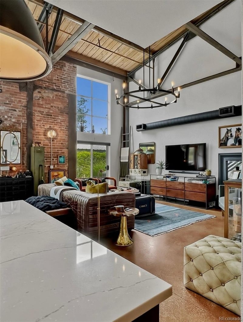 3033 Blake St #123, Denver, CO 80205