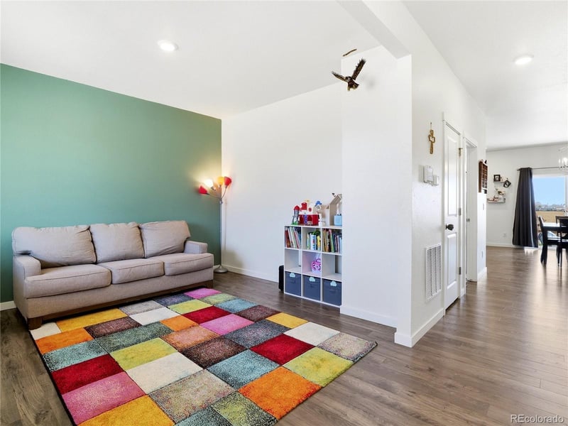 201 Raven Ln, Johnstown, CO 80534