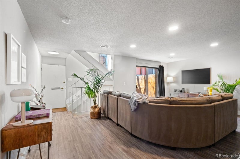 2895 S Locust St, Denver, CO 80222