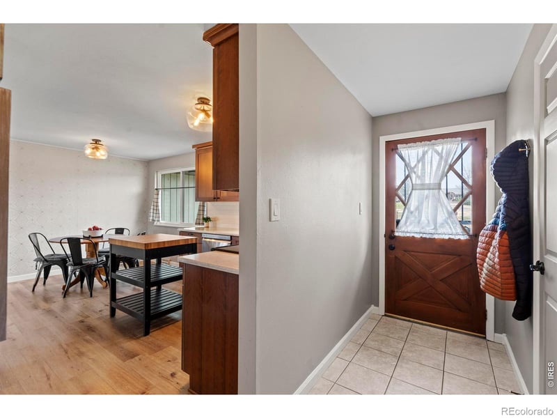 1075 Emerald St, Broomfield, CO 80020