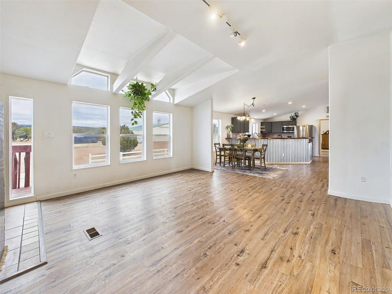 699 Cedar Hills Rd, Penrose, CO 81240