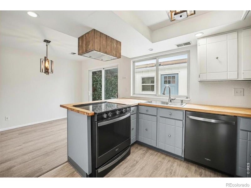 474 Carr St, Lakewood, CO 80226