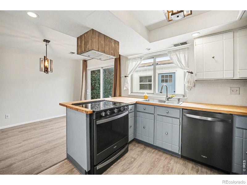 474 Carr St, Lakewood, CO 80226