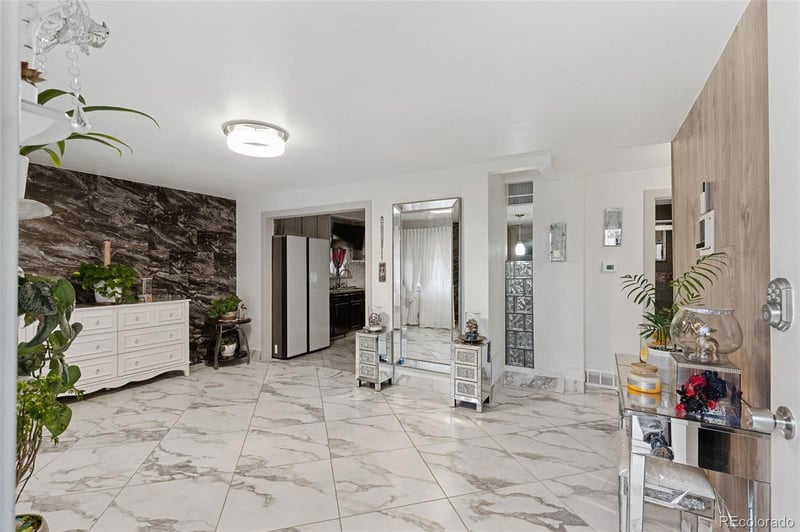 3017 Cimarron St, Aurora, CO 80011