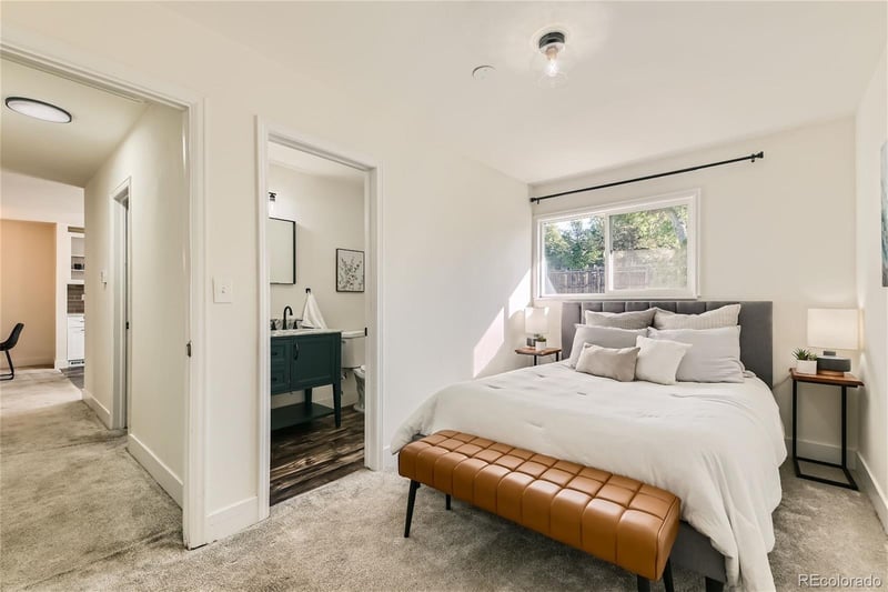 1702 Naples St, Aurora, CO 80017