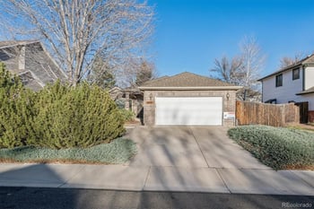 2434 Maplewood Cir, Longmont, CO 80503