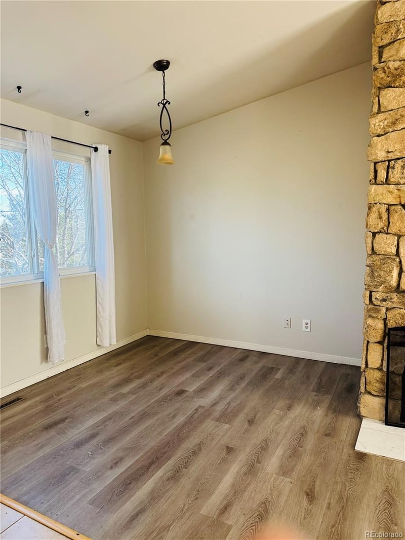 3927 Pitkin Way, Aurora, CO 80013