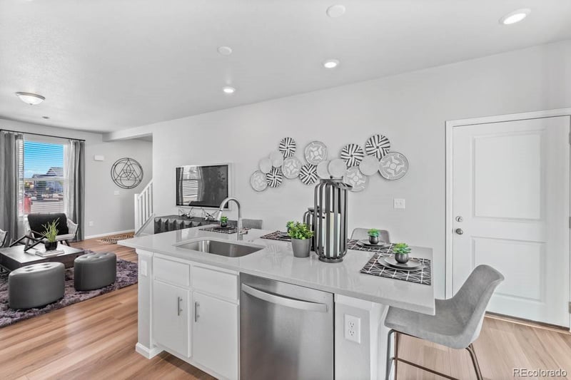 10158 Scranton Ct, Commerce City, CO 80022