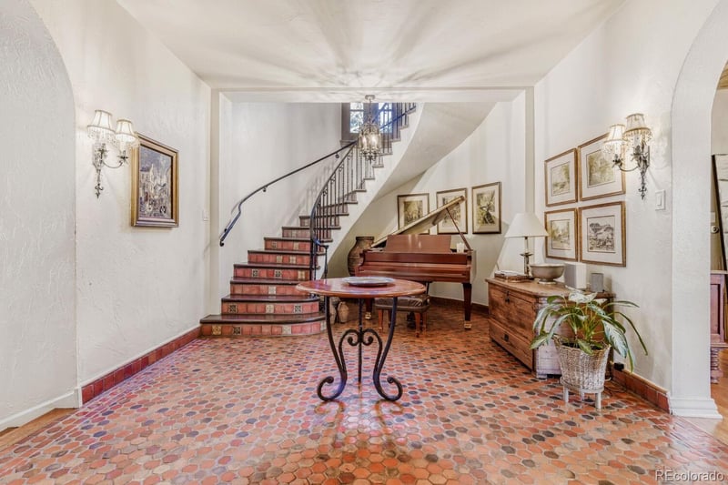 2001 1st Ave, Denver, CO 80206