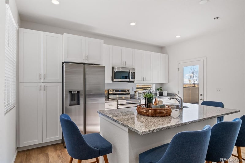 22305 39th Ave, Aurora, CO 80019