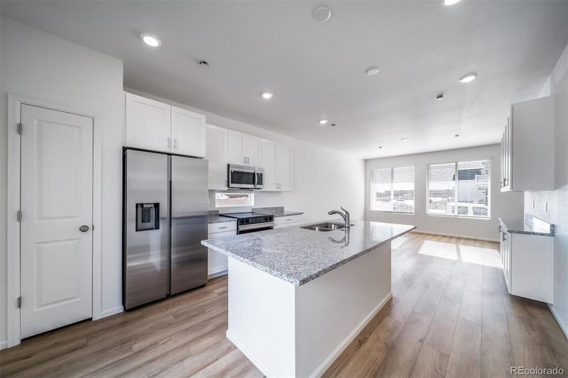 46589 Sunflower Ln, Bennett, CO 80102