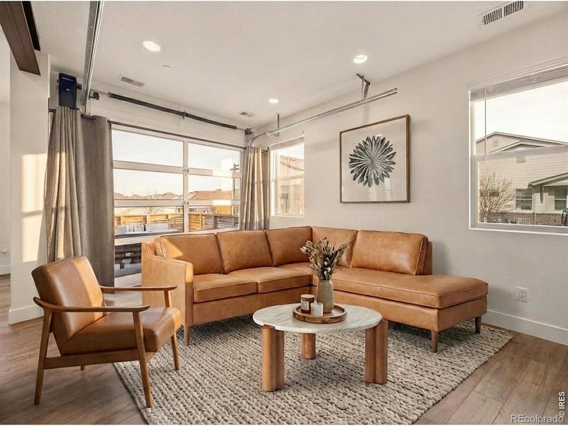 19518 Sunset Cir, Aurora, CO 80015