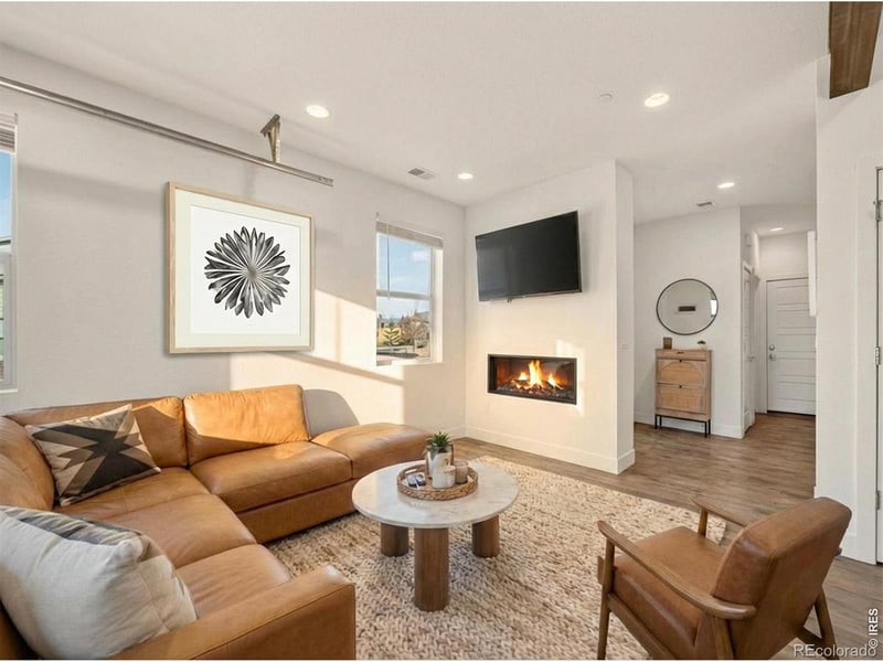 19518 Sunset Cir, Aurora, CO 80015