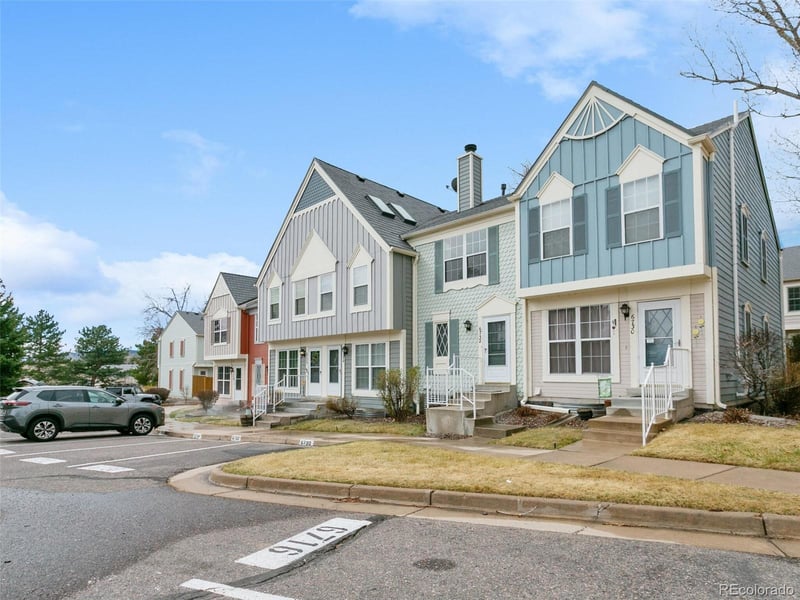 6732 Independence St, Littleton, CO 80128