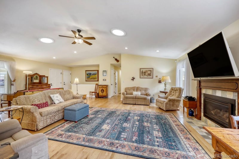 15681 Jefferson Ave, Aurora, CO 80013