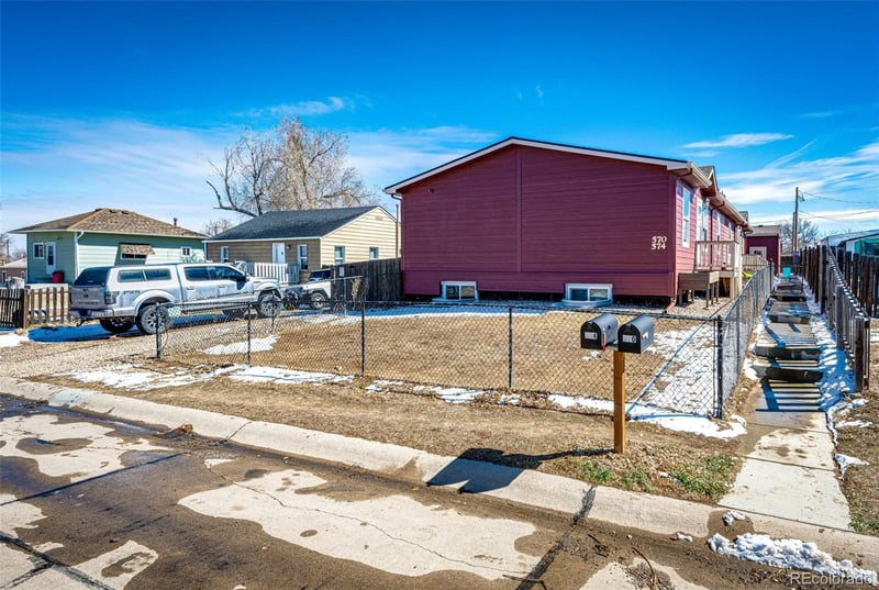 570 4th St, Bennett, CO 80102