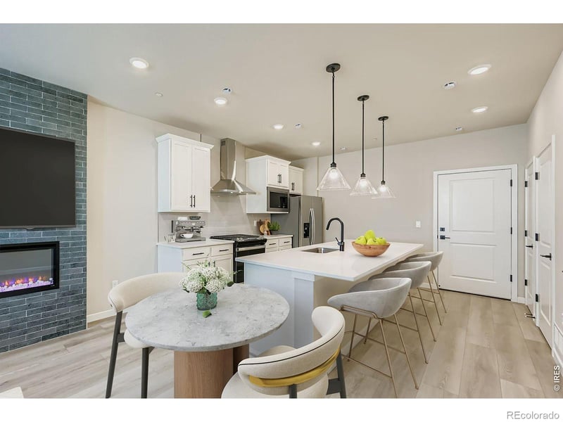 2817 Bear Springs Cir, Longmont, CO 80503