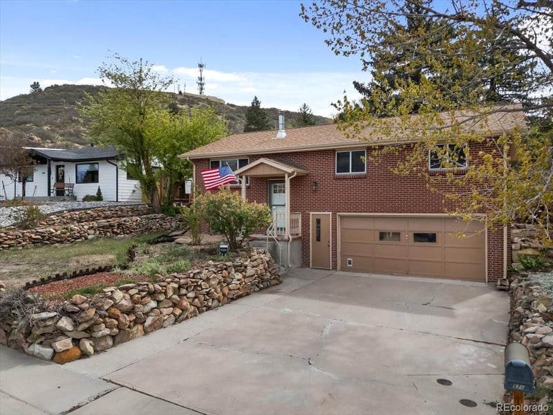 570 Vista Dr, Castle Rock, CO 80104