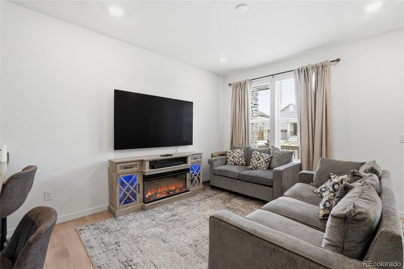 2014 Gold Bug Way, Aurora, CO 80018
