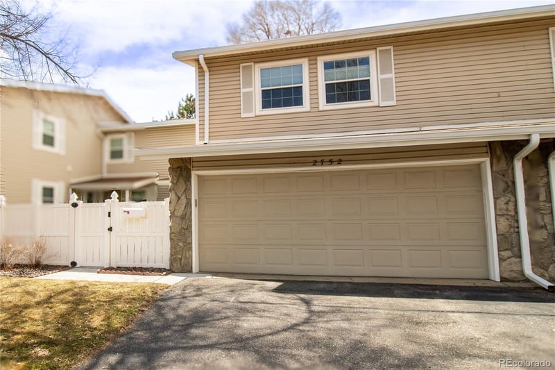 2752 Heather Gardens Way #13, Aurora, CO 80014