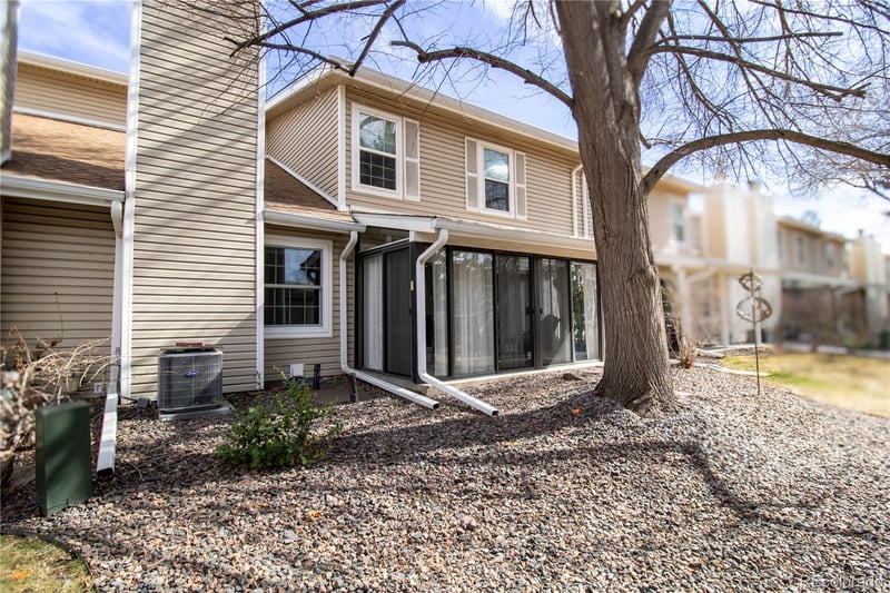 2752 Heather Gardens Way, Aurora, CO 80014