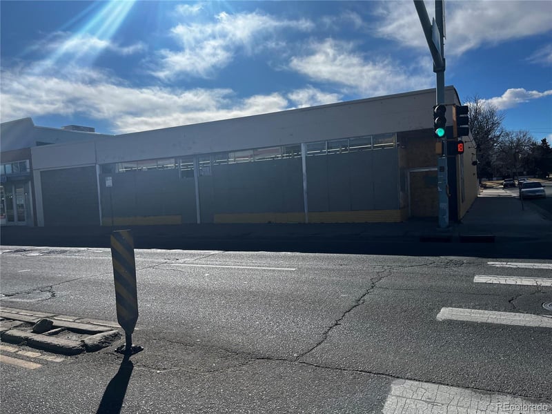 10204 Colfax Ave, Aurora, CO 80010